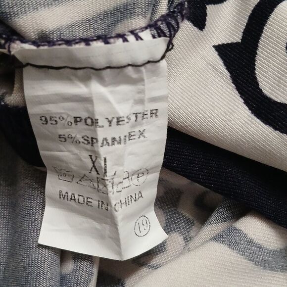 Navy Blue and white printed tunic top Sz XL EUC - Picture 5 of 5